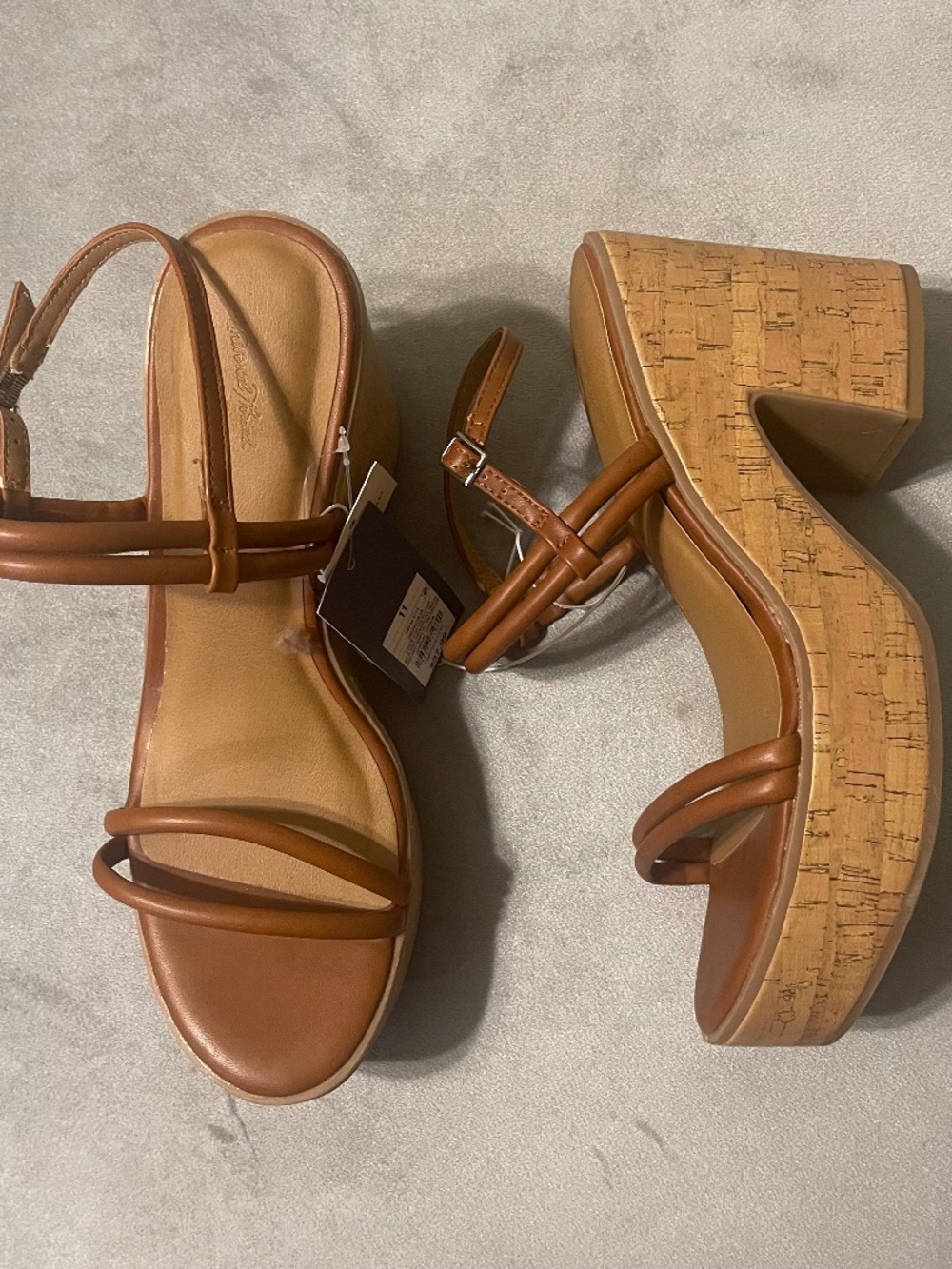 Universal Thread | Heels - Picture 1 of 6